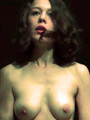 Image Paula Beer nude